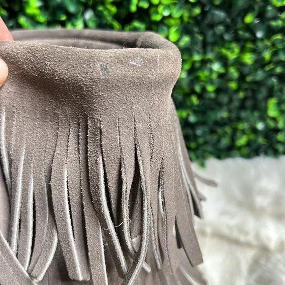 Minnetonka 3 layer fringe moccasin boots size 8 - Picture 8 of 14